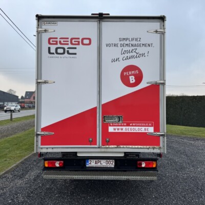 Arrière du camion Nissan Gegoloc à louer à Sombreffe